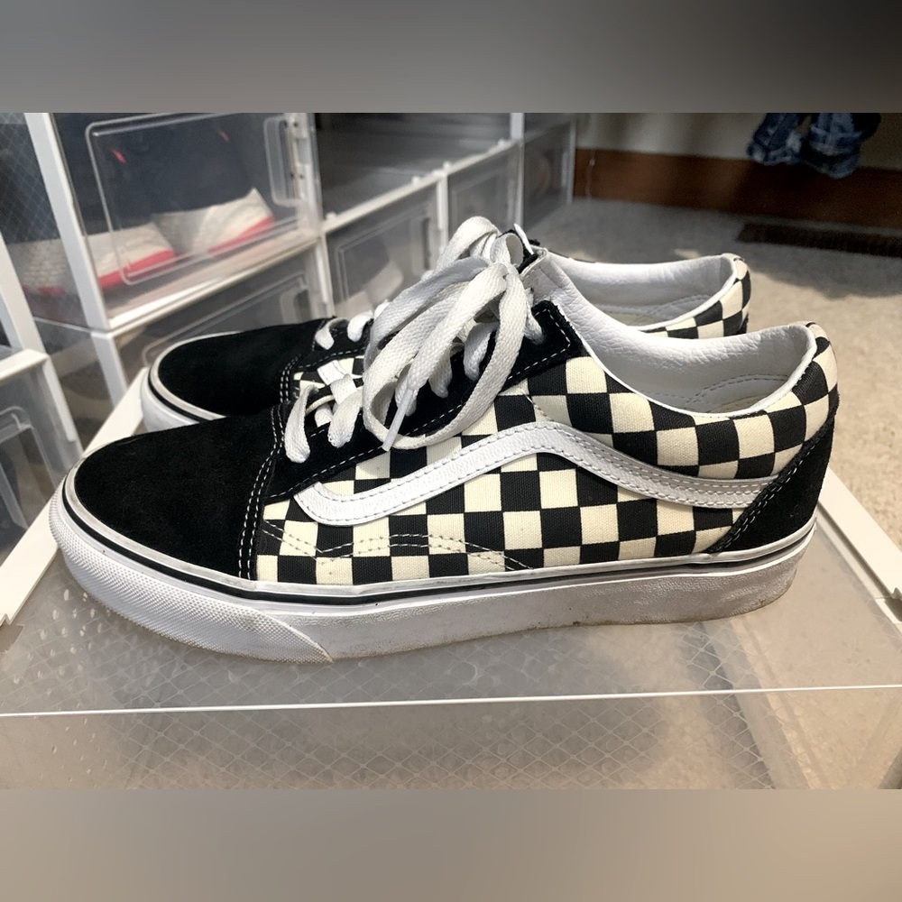 Vans black and white